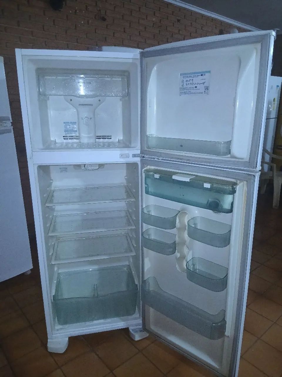 Geladeira Eletrolux Frost Free 285lts 110V.  - Foto 2