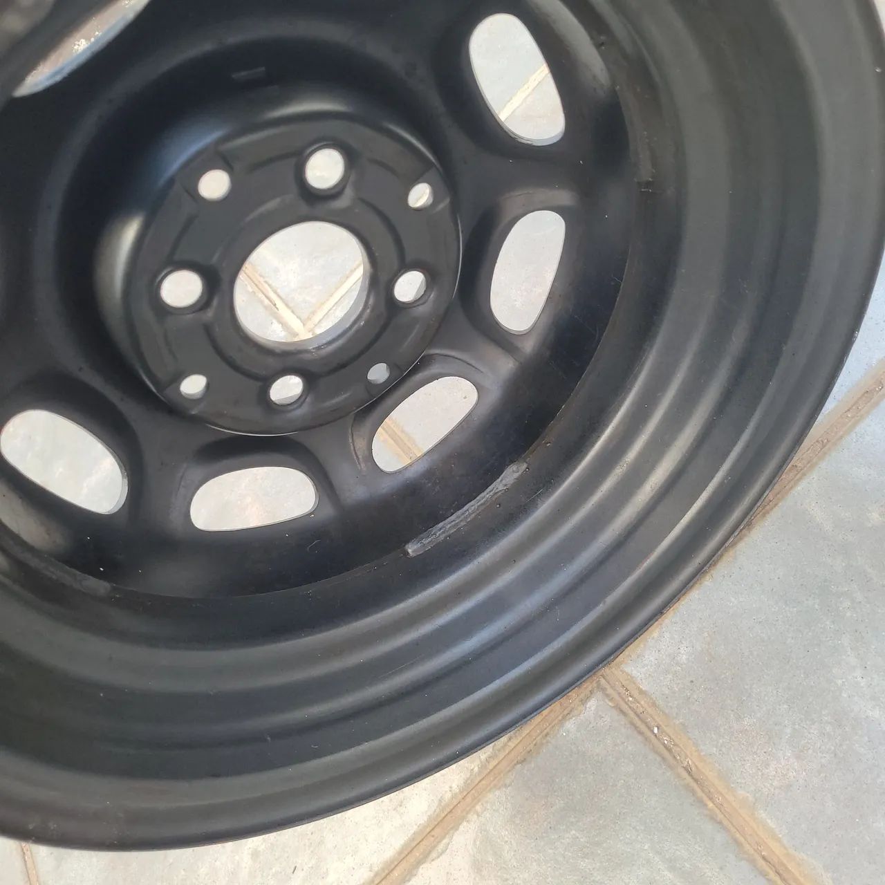 Roda aro 13' ferro VW quadrado perfeita  - Foto 4
