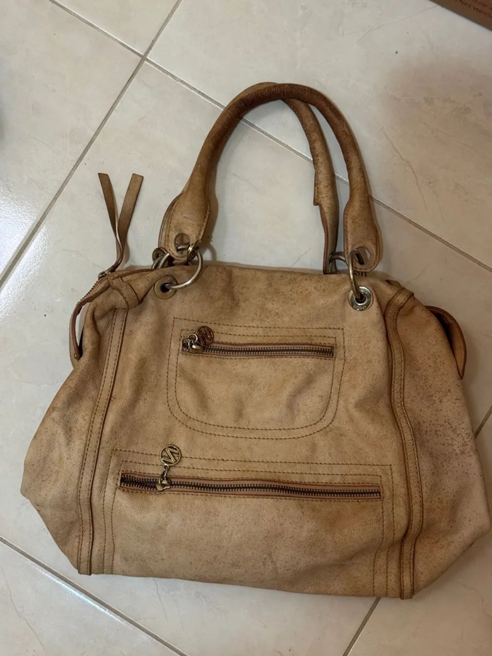 Bolsa Arezzo de couro belíssima  - Foto 2