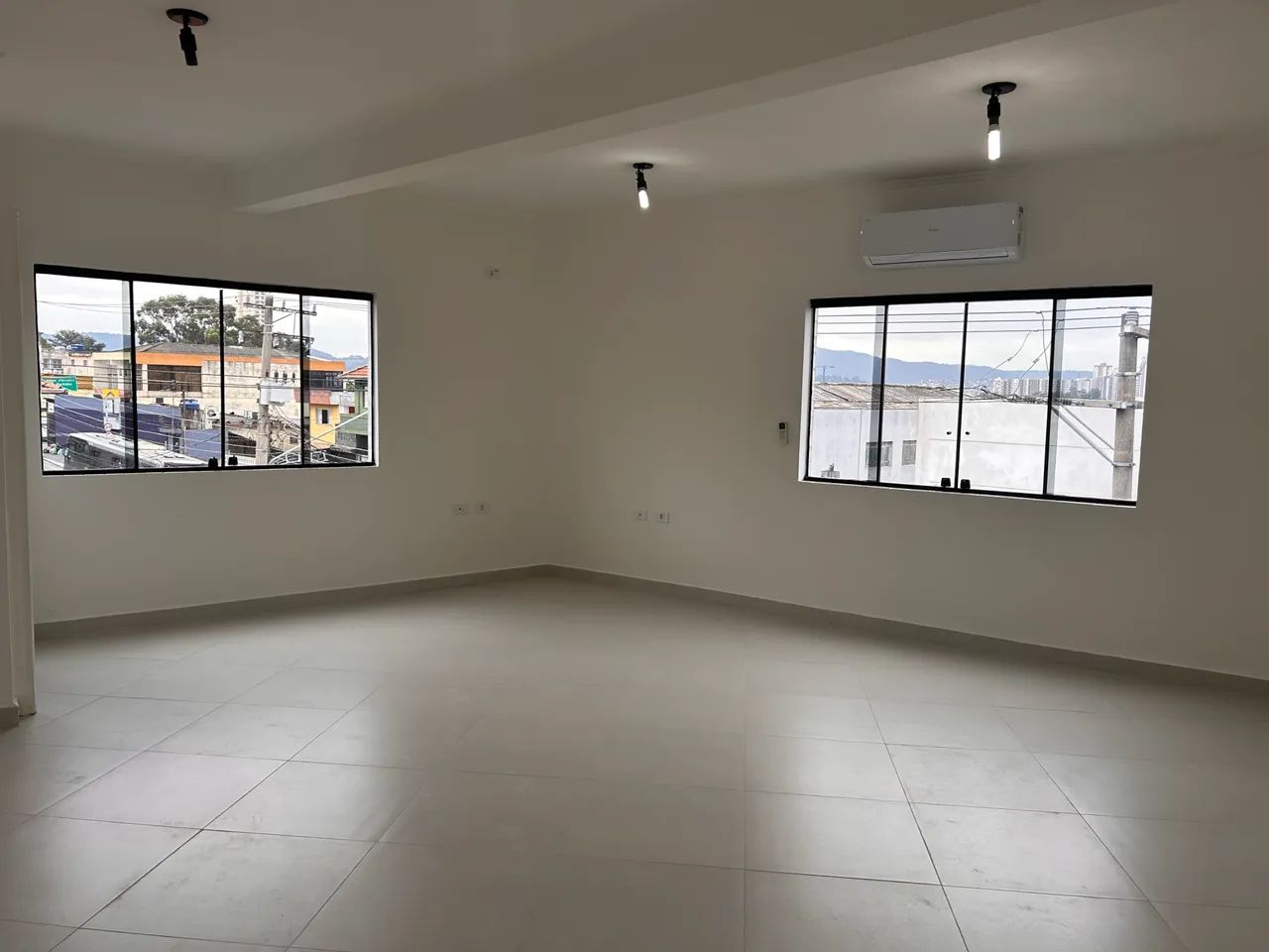 Sala Comercial em Pirituba com ar condicionado 