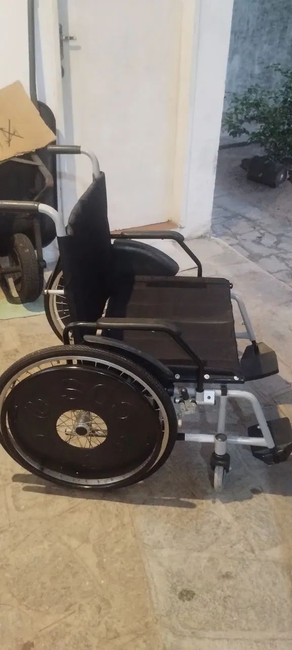 Cadeira de rodas nova