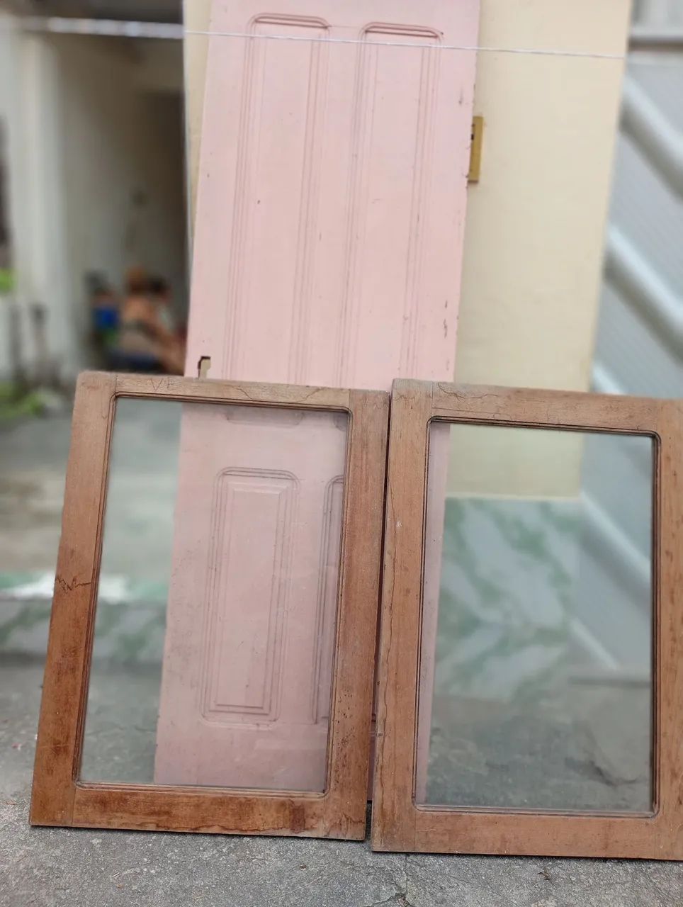 Porta 68 com 208 janela 110 por 77 e a outra 106por 77 - Foto 2