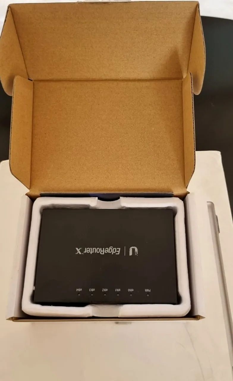 Ubiquiti EdgeRouter X (ER-X) na caixa original - Foto 2