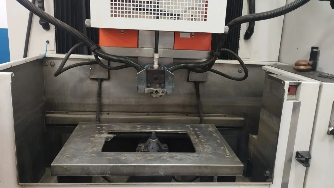 Eletro erosão a fio Robofil charmilles 240sl 2005 impecável revisada  - Foto 4