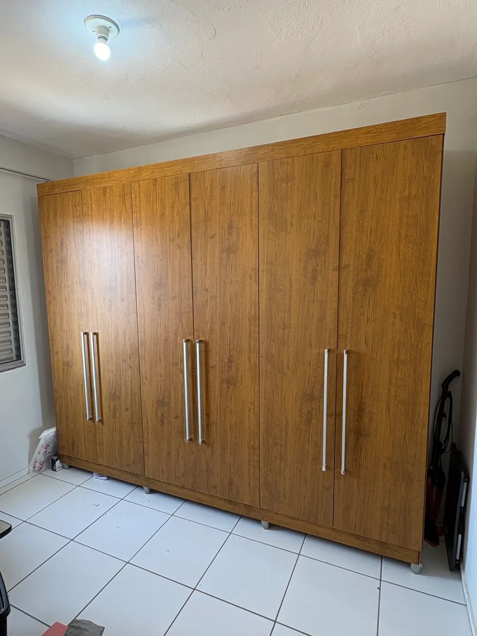 GUARDA-ROUPA GRANDE 6 PORTAS + 4 GAVETAS  - Foto 5