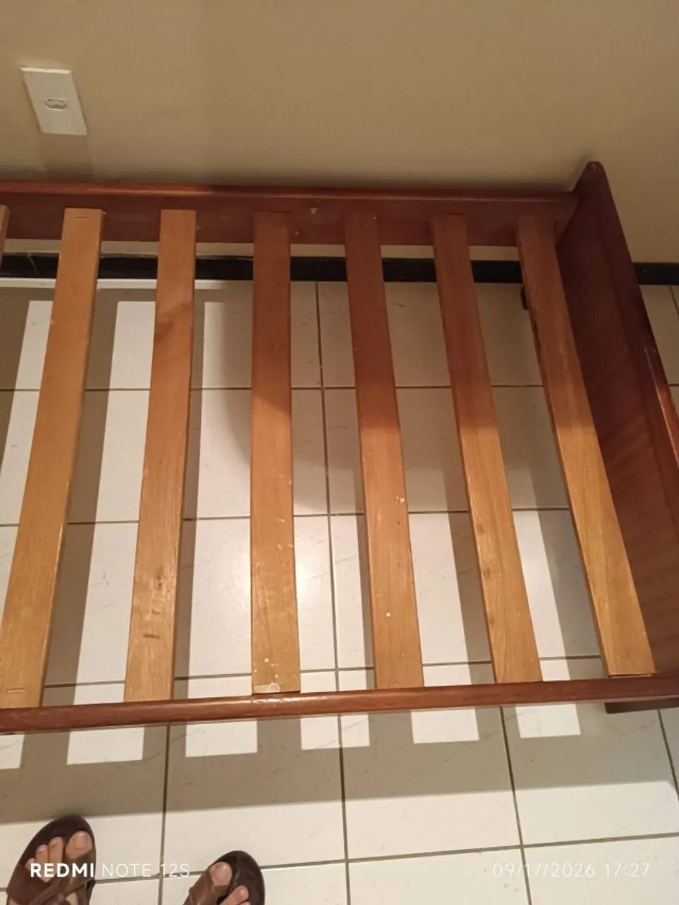 Cama de Solteiro Madeira Maciça 88x188 - Muito Conservada - Foto 5