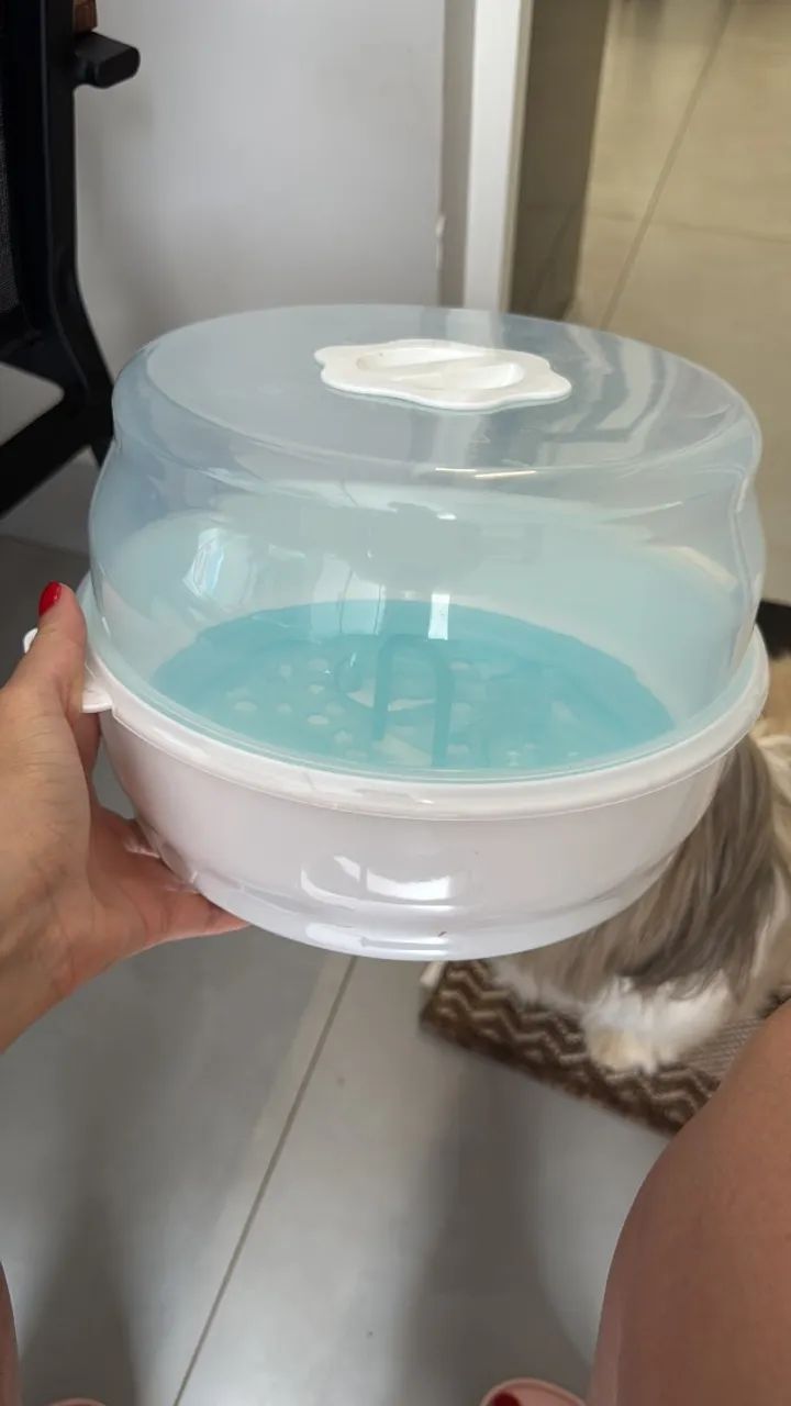 Vendo esterilizadora de mamadeira, copinhos e chupeta.
