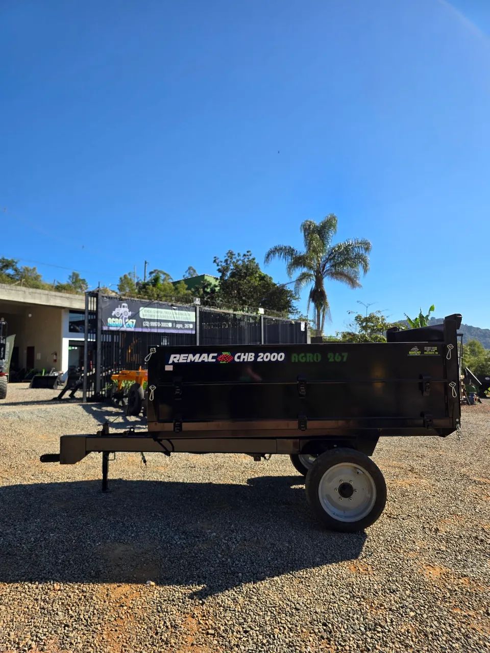 Carreta chb 2000 basculante hidráulica para trator 