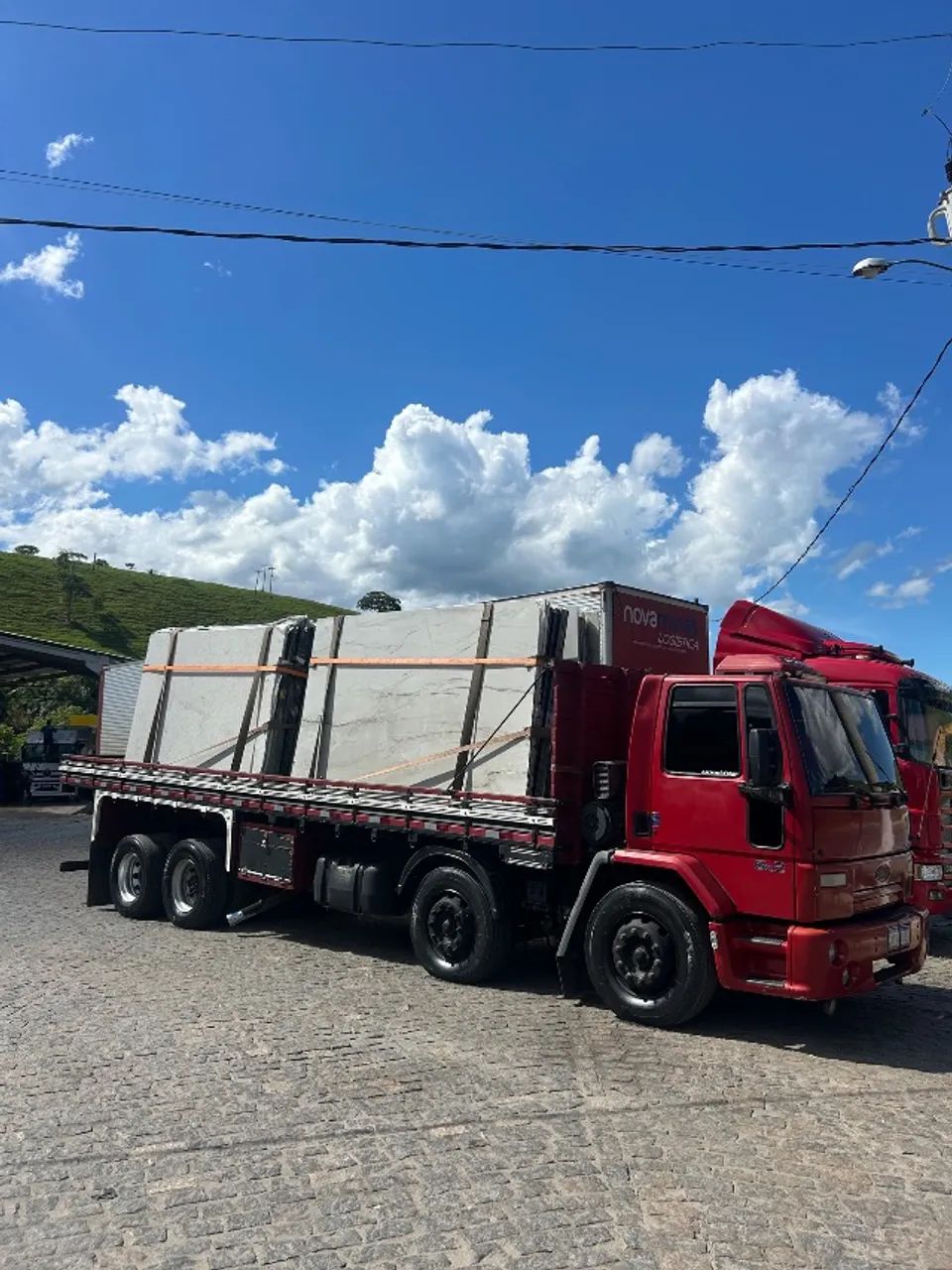 Vende-se Ford cargo 