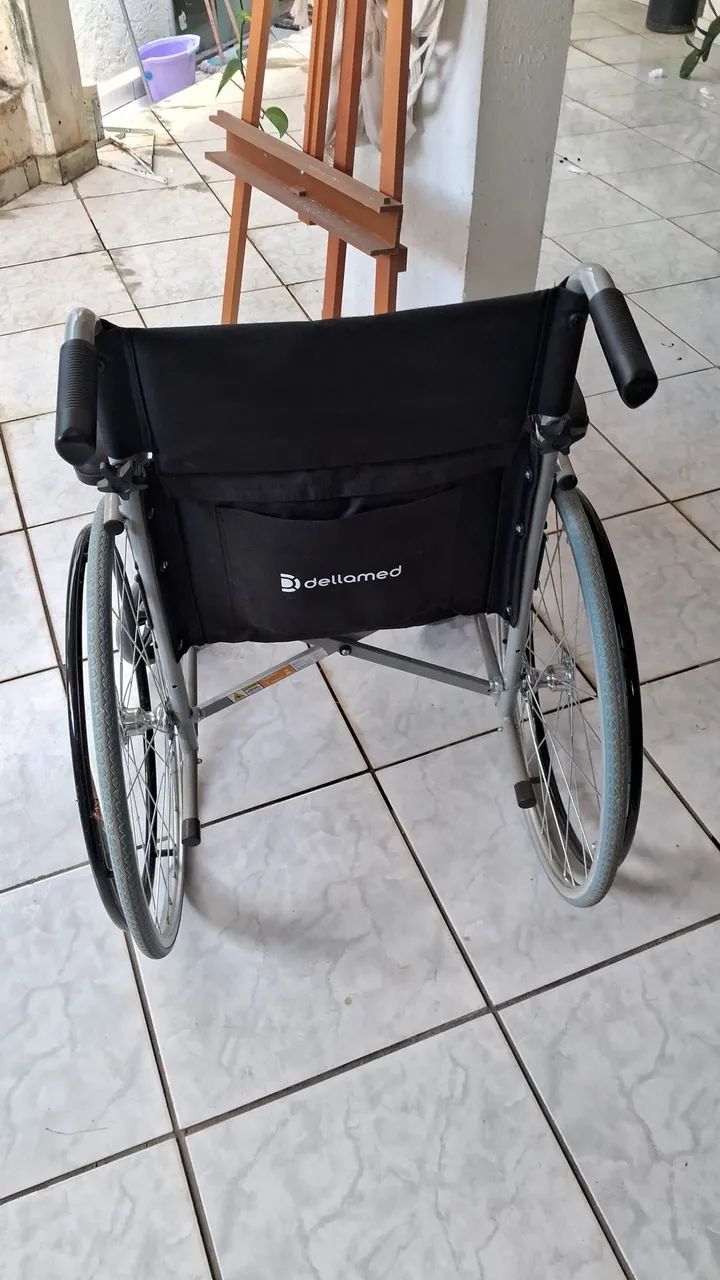 Cadeira de rodas seminova - Foto 4