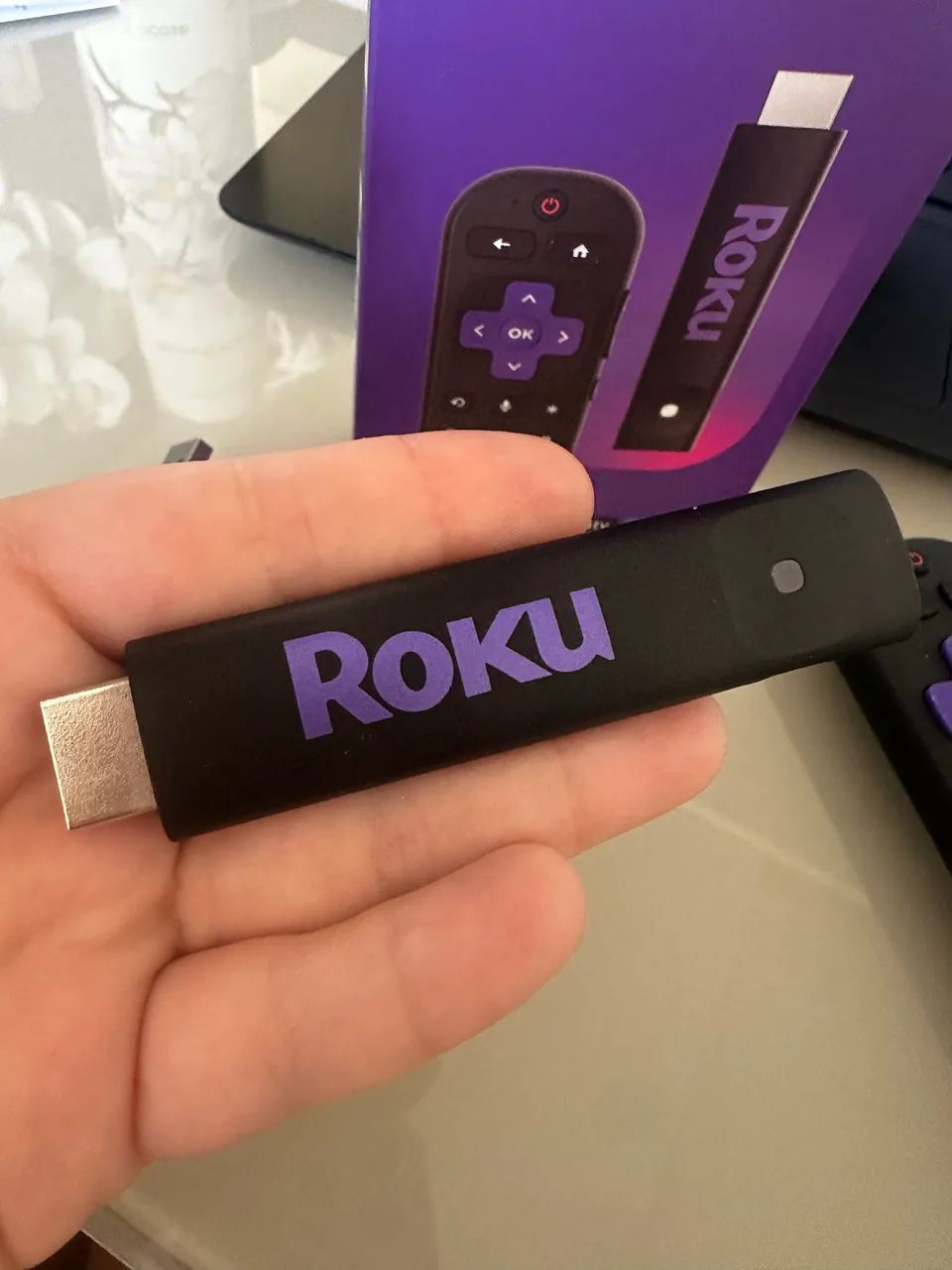 Roku Streaming Stick HD - Transforma qualquer TV em Smart TV (Com Controle) - Foto 4