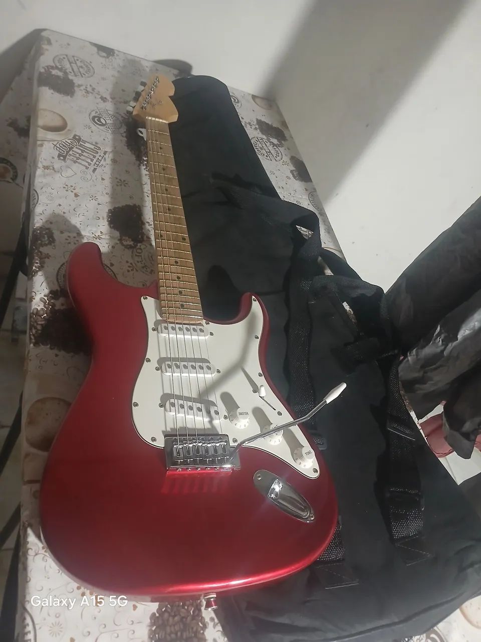 Guitarra seminova e caixa Amplificada  - Foto 5