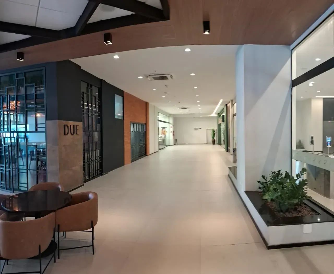 SALA COMERCIAL NO CENTRO MÉDICO - 2572 - Foto 4