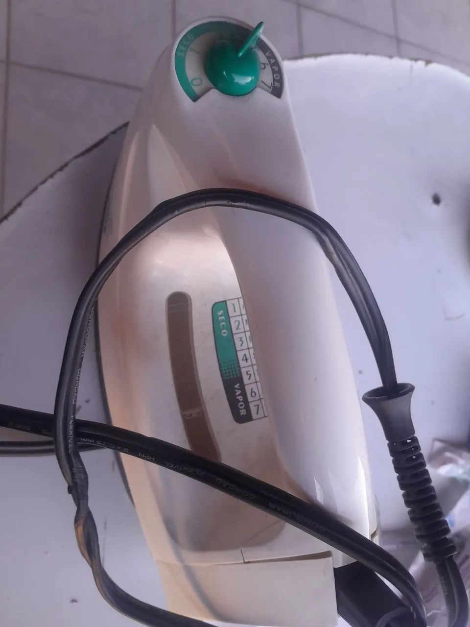 Ferro de passar a vapor 
