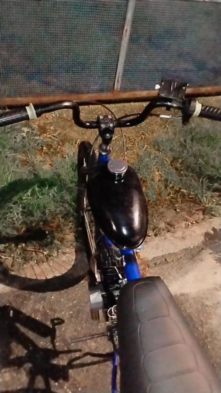 bicicleta motorizada 80 cc seminova com partida manual  - Foto 2