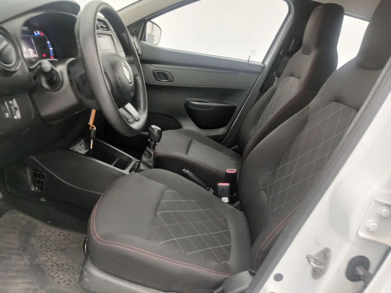 Renault Kwid 1.0 Zen, foto 16 de 18