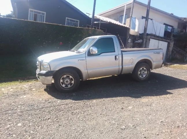 Ford F-250 XLT 4.2 TB Diesel 2004