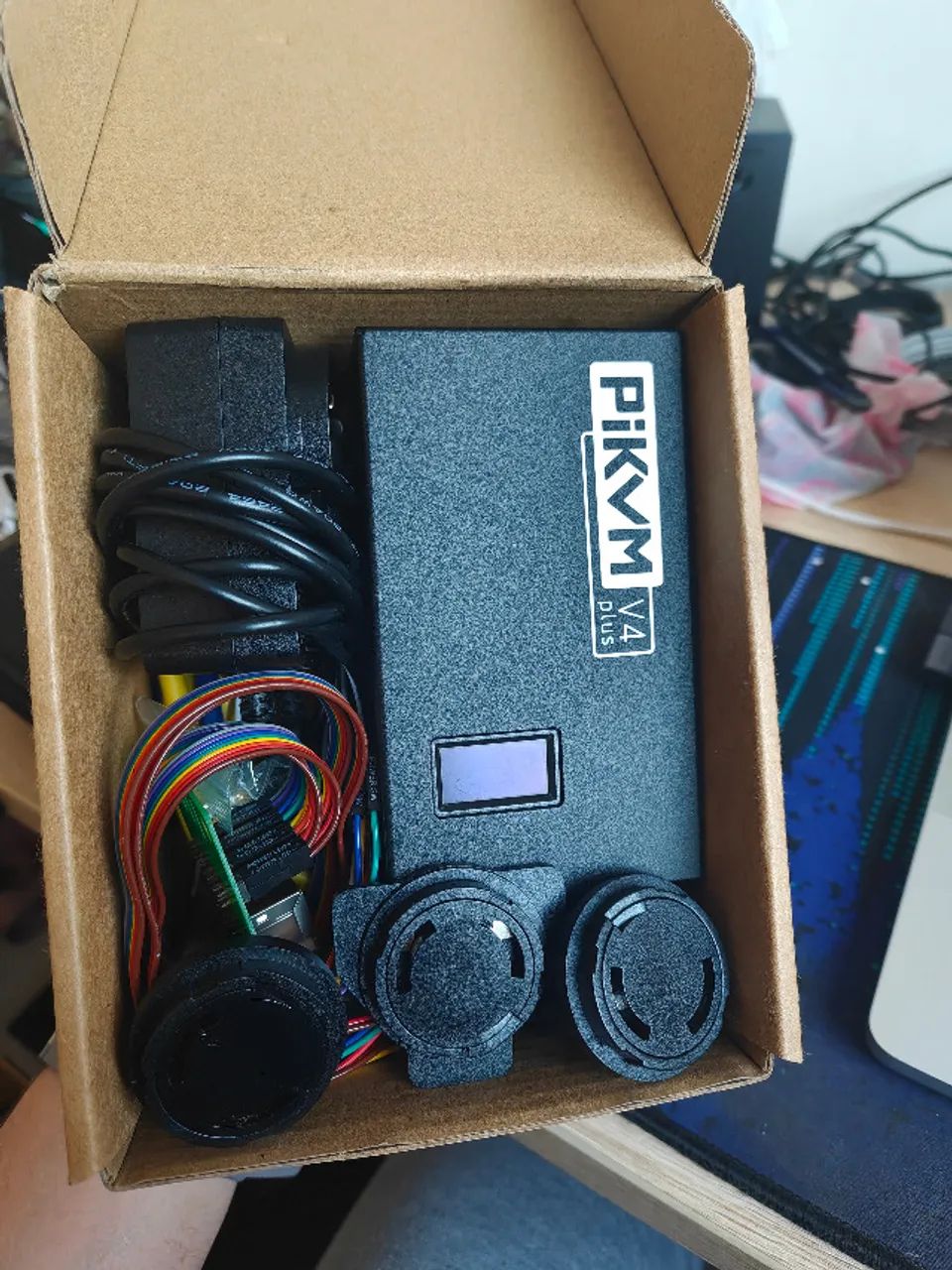 PiKVM V4 Plus - KVM Over IP Profissional (Flagship / Baseado em