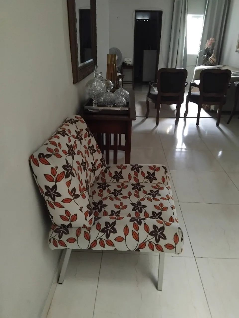 Cadeira de apoio para sala 