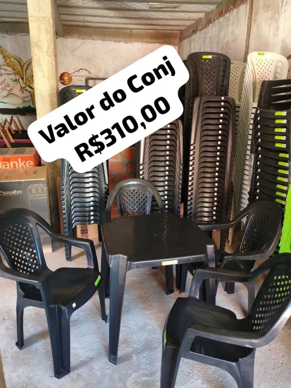 Conjunto de Mesa e Cadeiras de Plástico - Foto 5