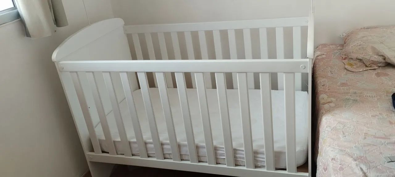 Berço com colchão 