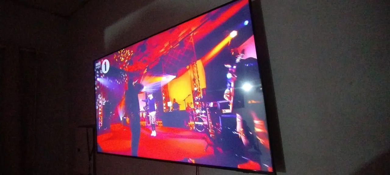Vendo Smart TV Samsung 65" UHD 4K - Foto 4
