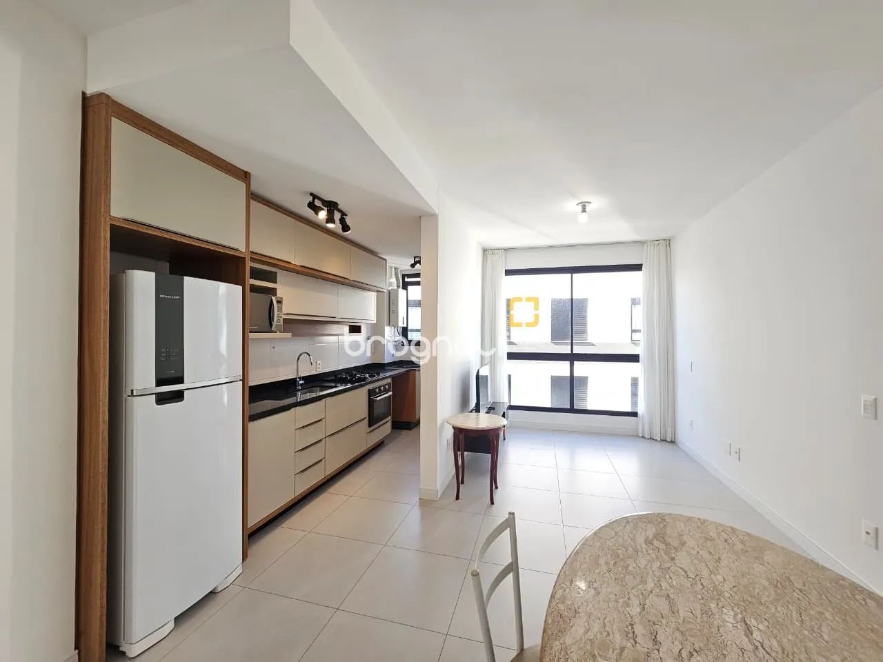 Apartamento em frente a UFSC com móveis planejados e 2 vagas - Foto 2