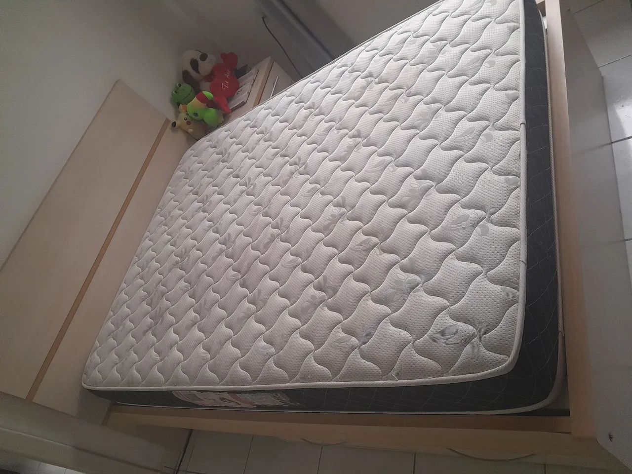 VENDO CAMA COM COLCHÃO BOX 