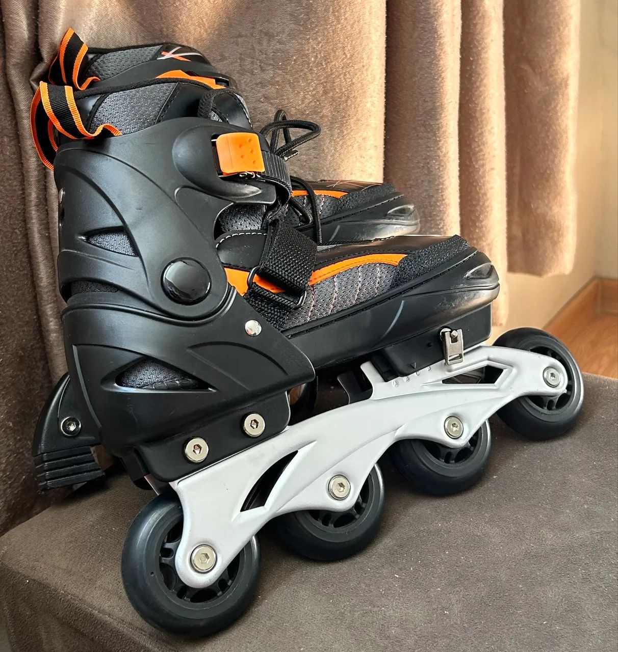 Patins Gonew Fitness Flexx 2.0 In line ABEC 7 Ajustável Base de Alumínio - Preto e Laranja - Foto 2