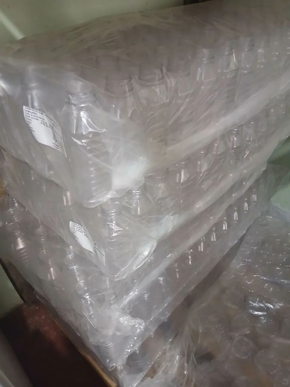 Vendo Garrafas de 500ML e de 5 Litros com Tampas - Foto 3