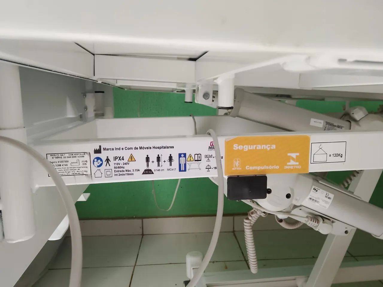 Cama hospitalar motorizada e colchão semi nova - Foto 4