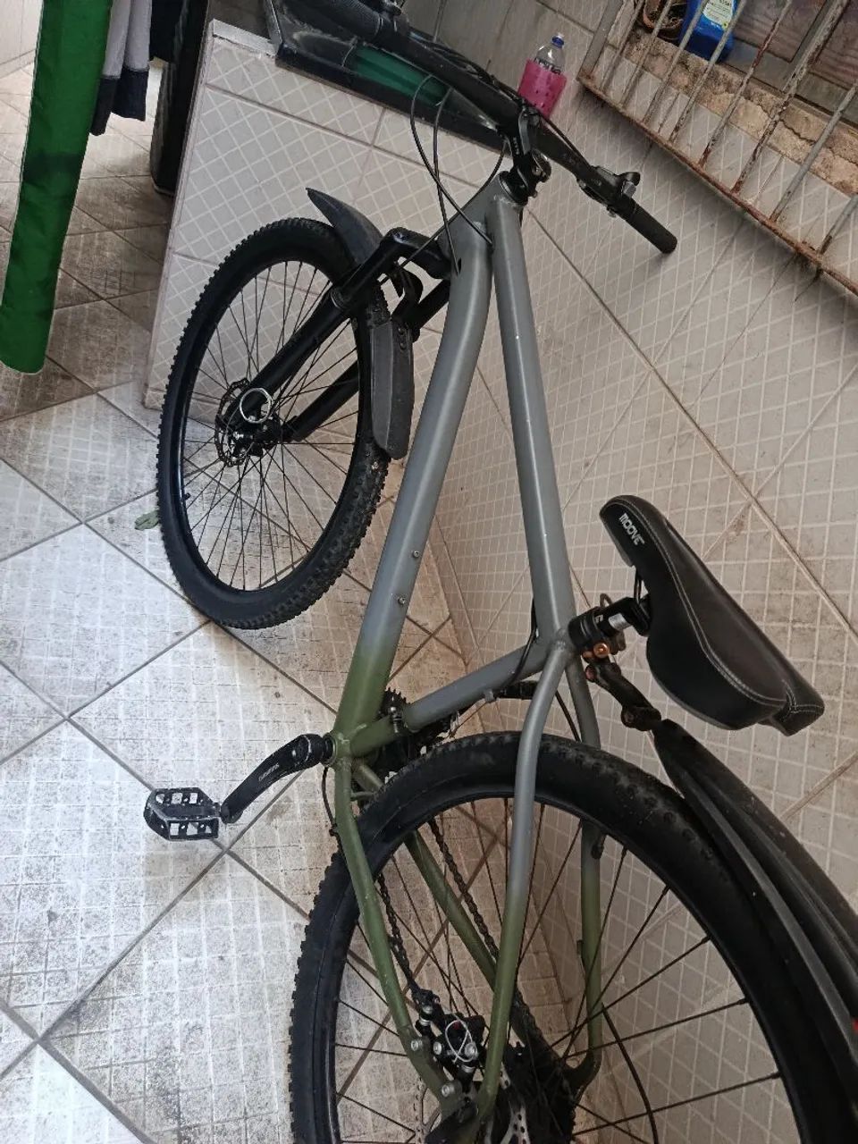 Bicicleta aro 29 com 7 marchas 