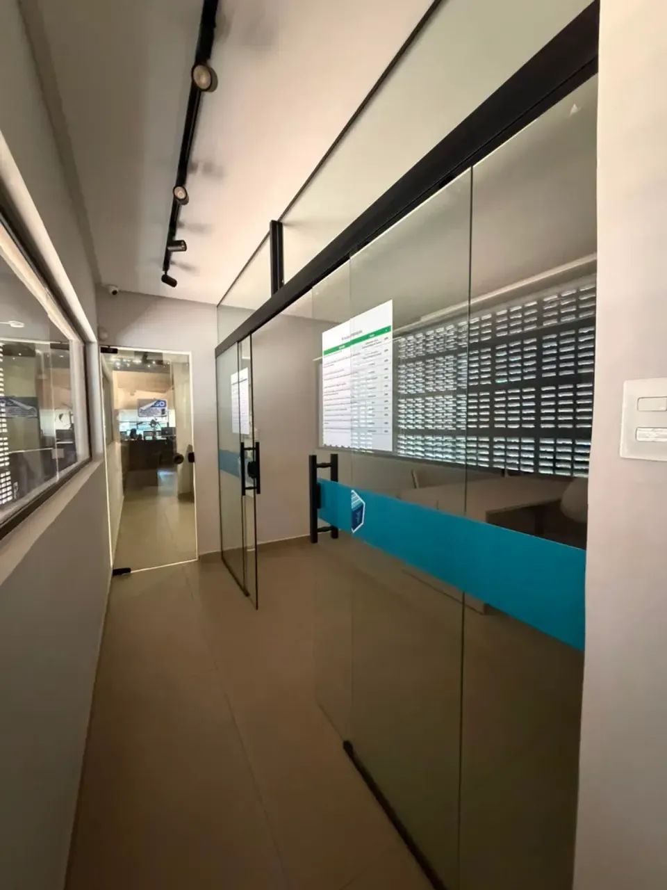 Imóvel Comercial no centro 480m² total, 220m² em cima e 260m² em baixo, aluga o imóvel int - Foto 3