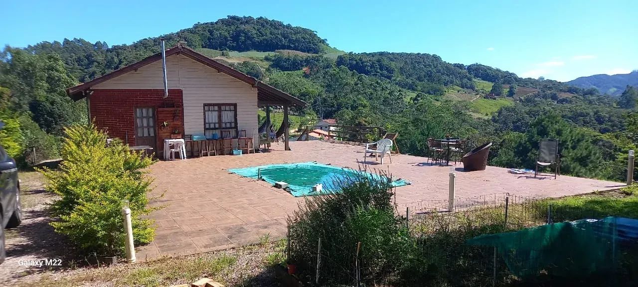 Sítio em Águas Mornas 5.042m²