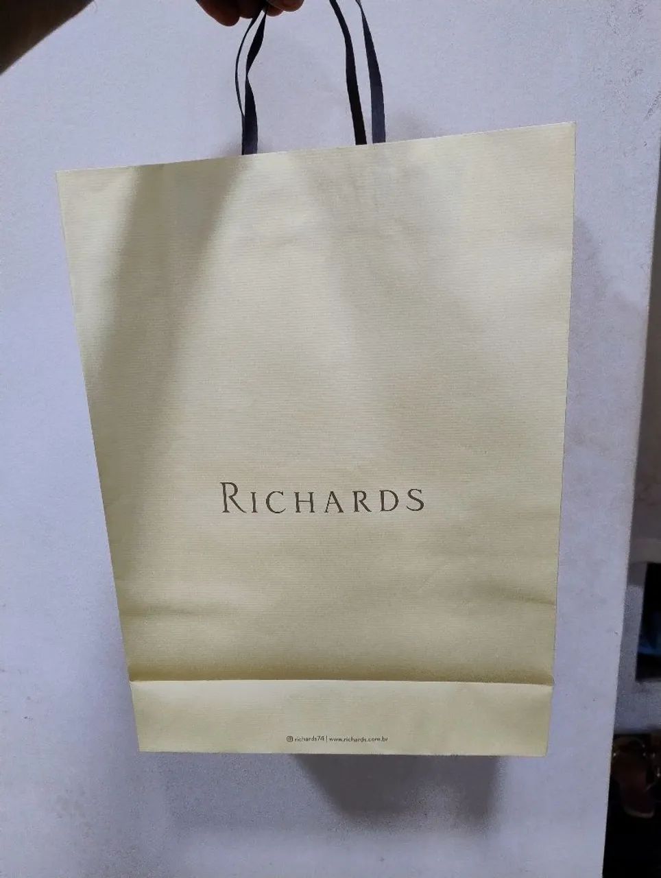 20 Sacolas de compra da marca de vestuário e acessórios Richards 