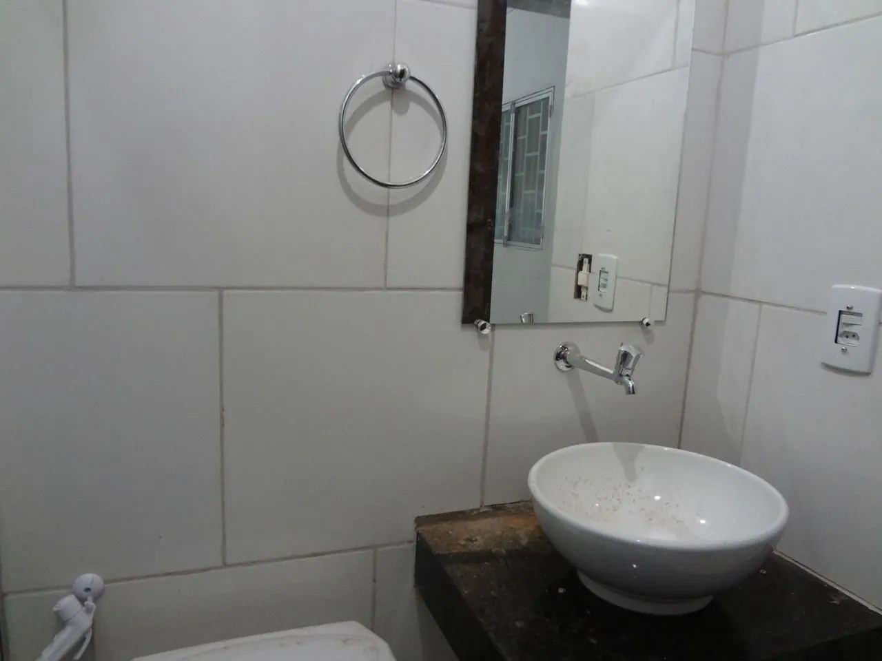 Kitnet com água, luz e internet - Foto 5