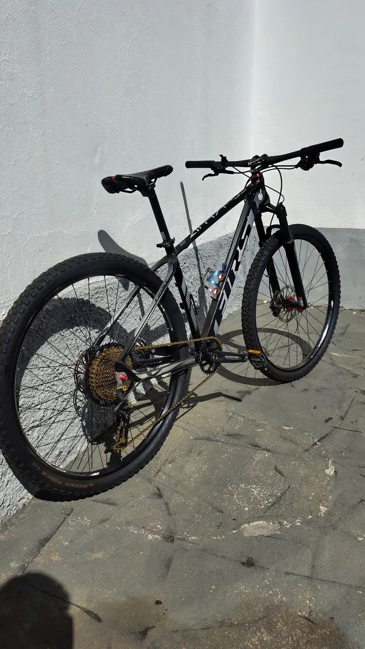 Bicicleta First Athymus aro 29