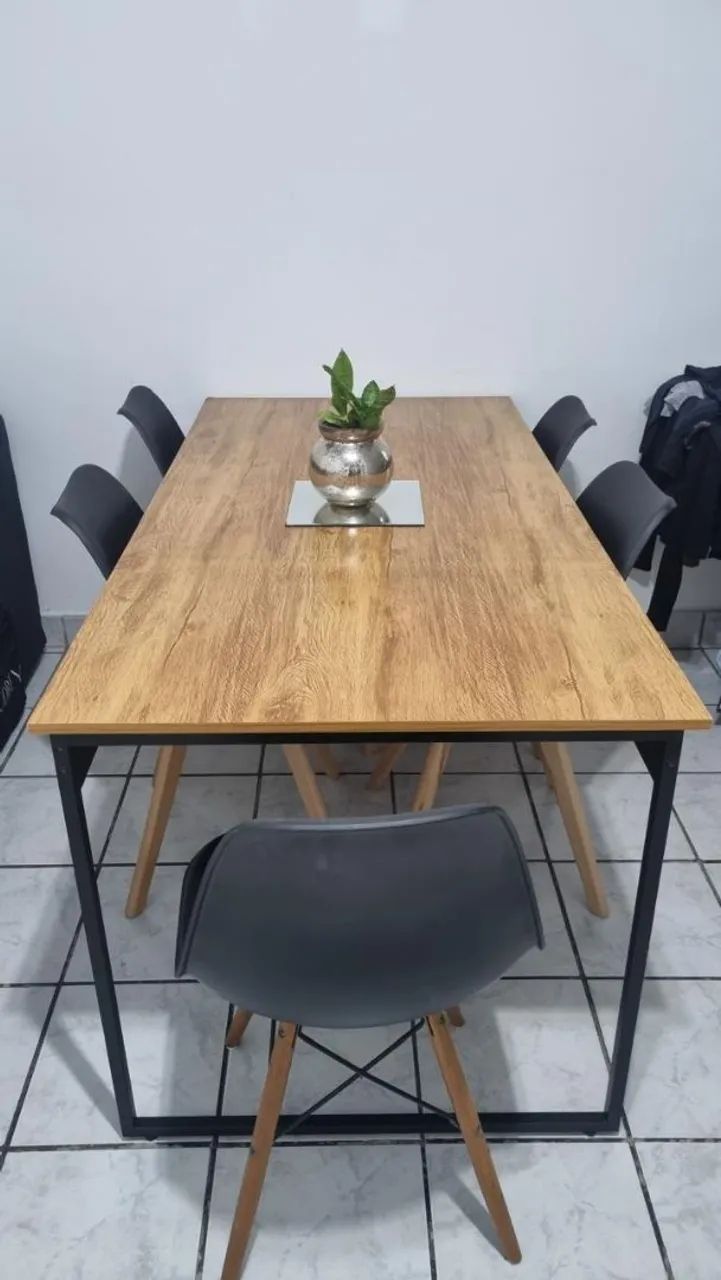 Mesa de jantar 6 lugares - madeira e estrutura preta - Foto 3