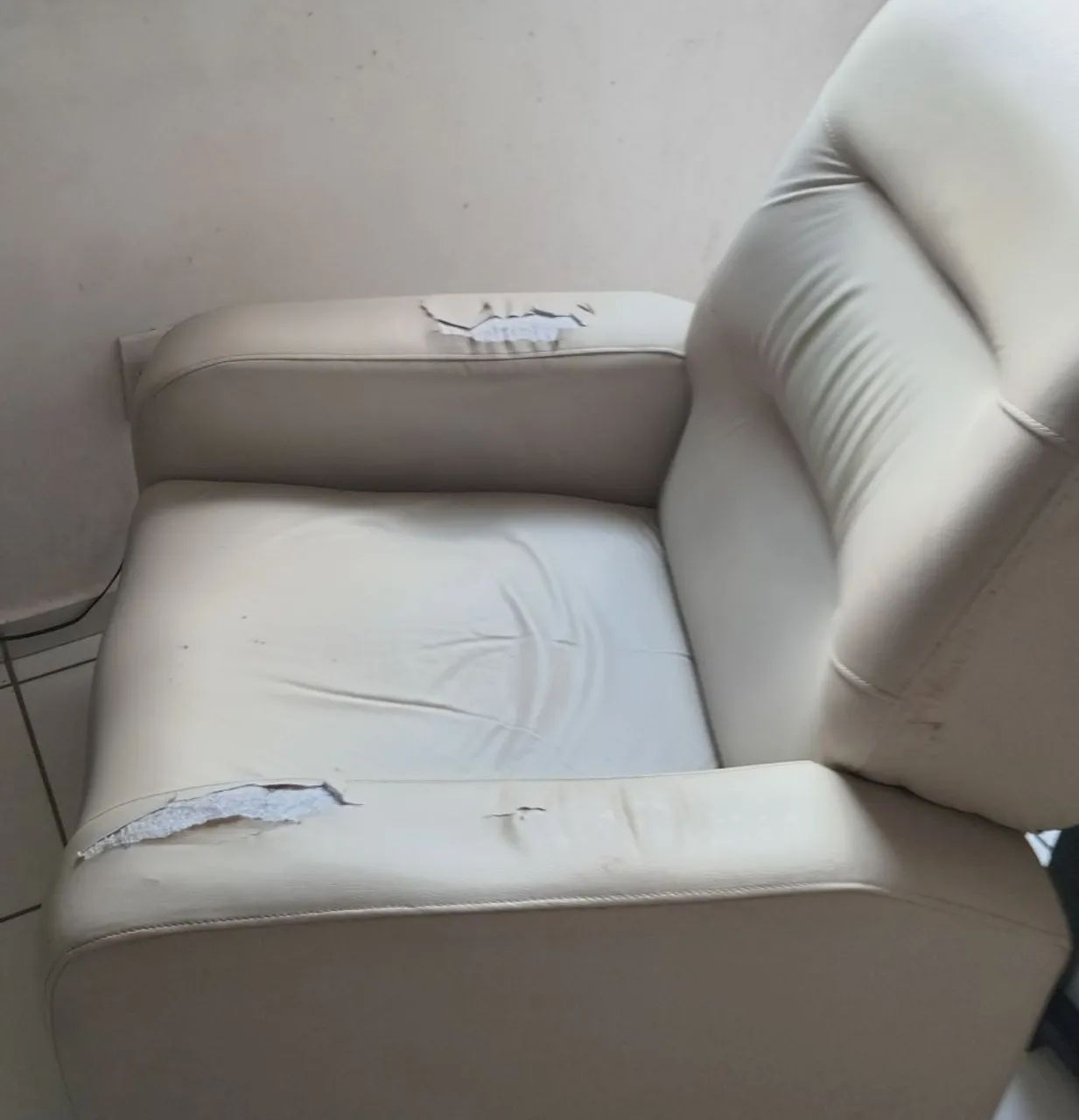 Vende-se poltrona reclinável  - Foto 2