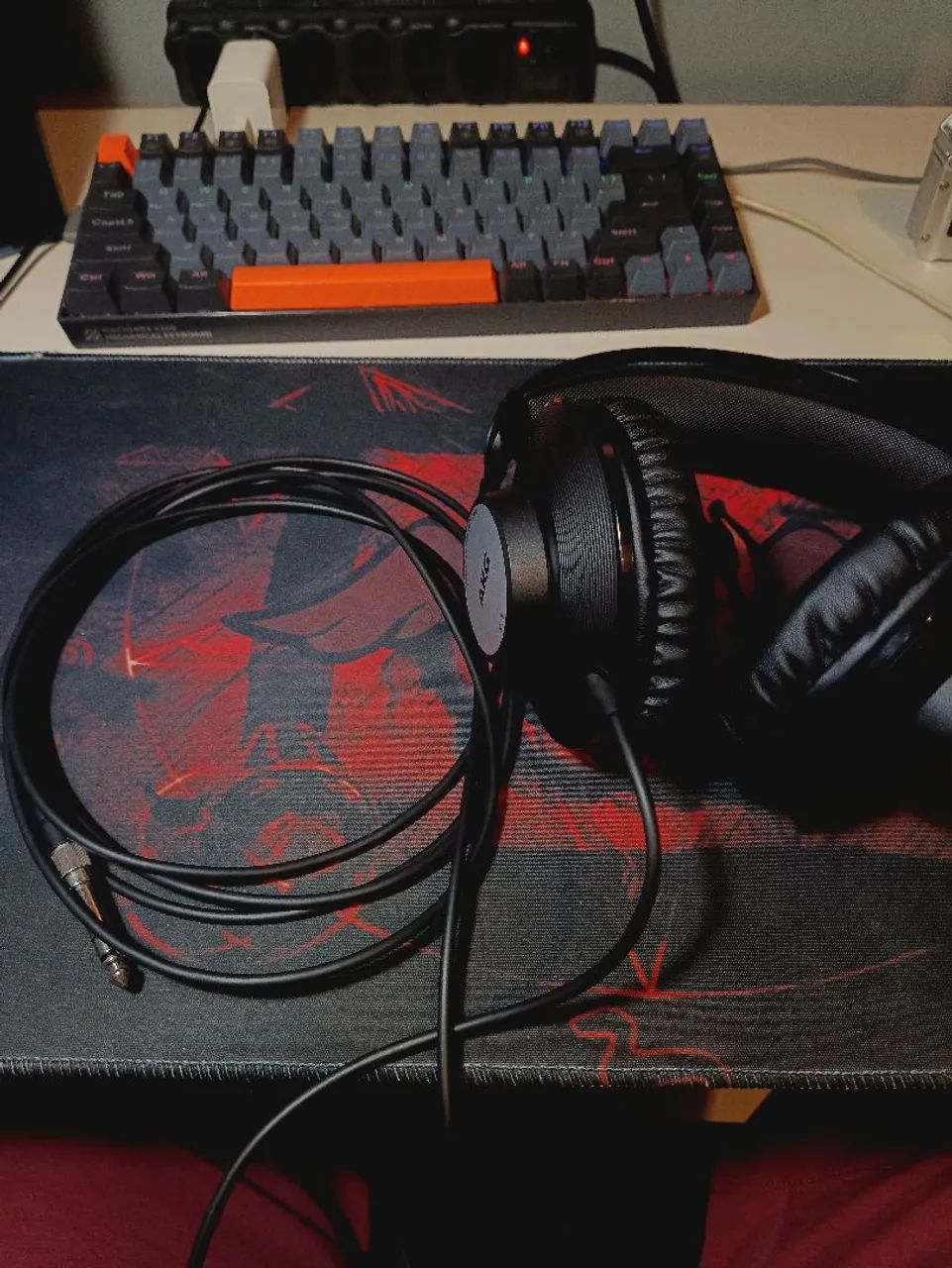 Fone Headphone AKG k72  - Foto 3