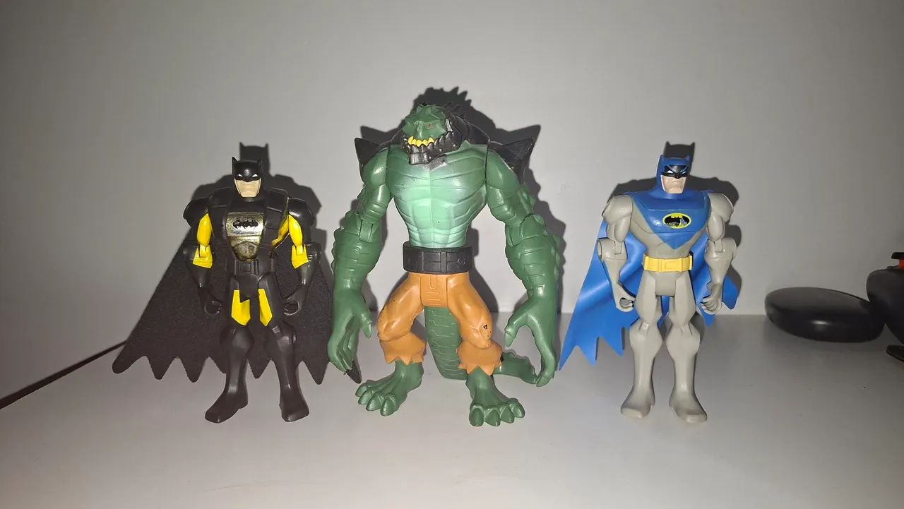 Bonecos batman e destemidos