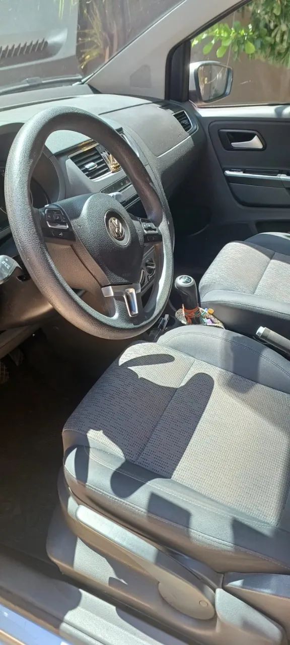 Volkswagen Fox 1.0 MI Total Flex 8V 3P 2014 - Foto 2