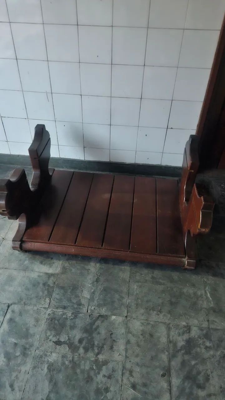 Mesa de Centro de Madeira Maciça  - Foto 2