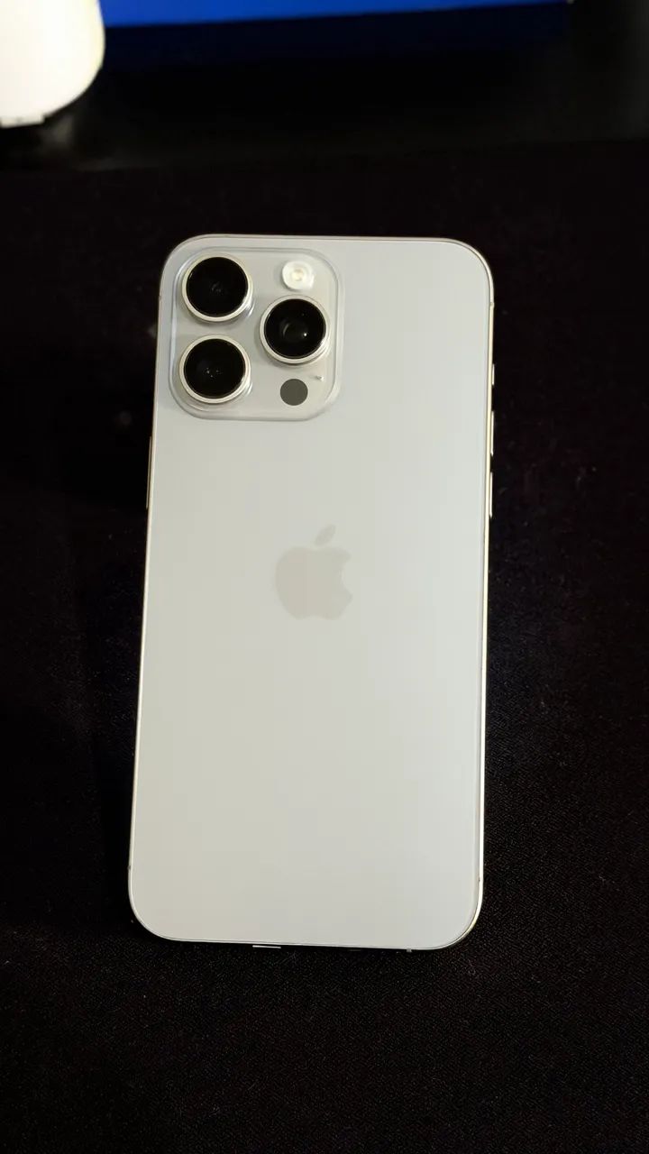 IPhone 15 pro max 256gb cor: TITANIUM 