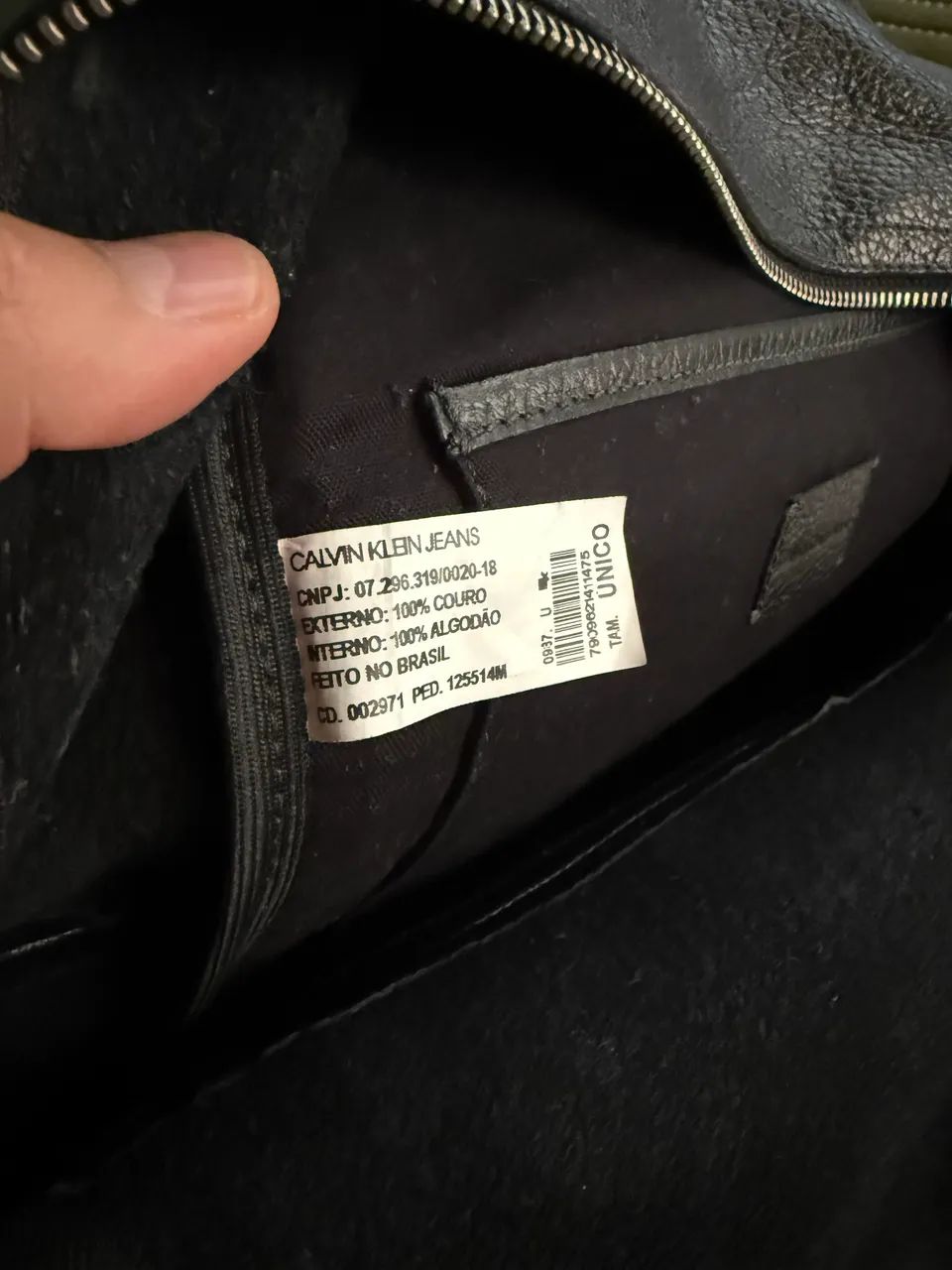 Bolsa/Mochila Calvin Klein 100% Couro - Foto 4