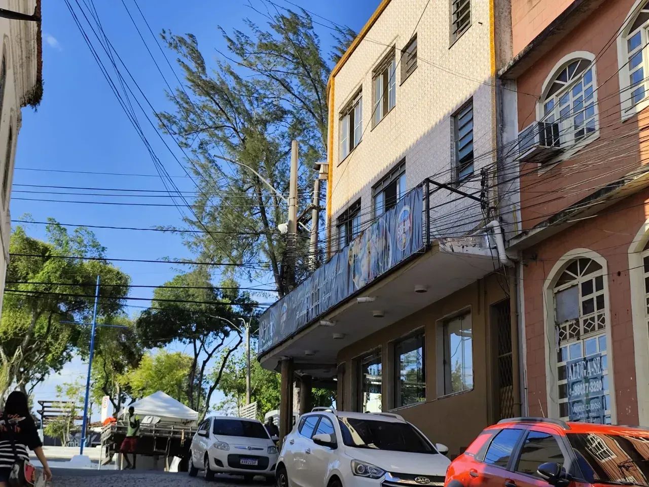 Loja na Praça com 37m²  e possibilidade de mezanino - Fácil estacionar - Foto 2