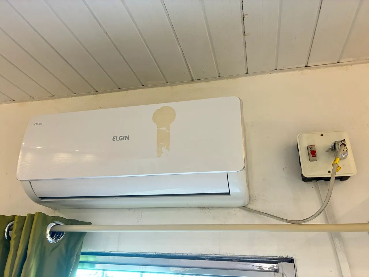 Ar-condicionado Elgin 9.000 BTUs funcionando bem  - Foto 2