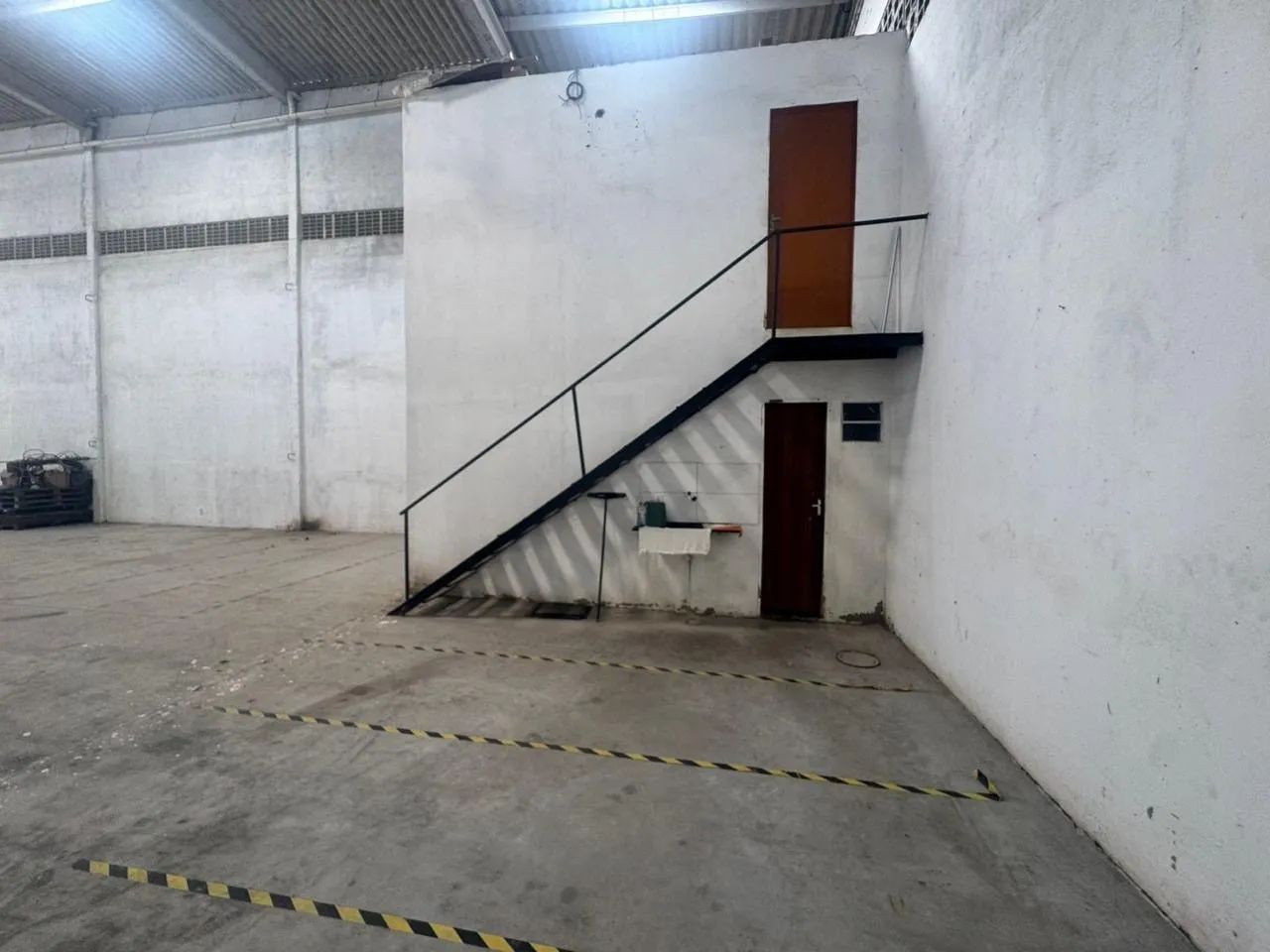 ALUGO GALPÃO COM 2 ESCRITÓRIOS PRÓX DA VIA EXPRESA. - Foto 5