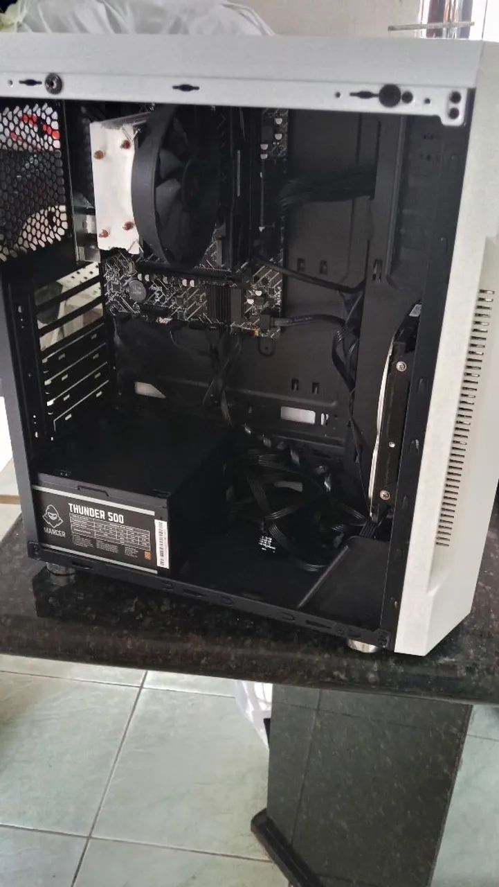 Gabinete semi gamer 