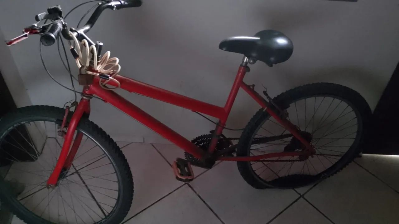 Bicicleta usada antiga